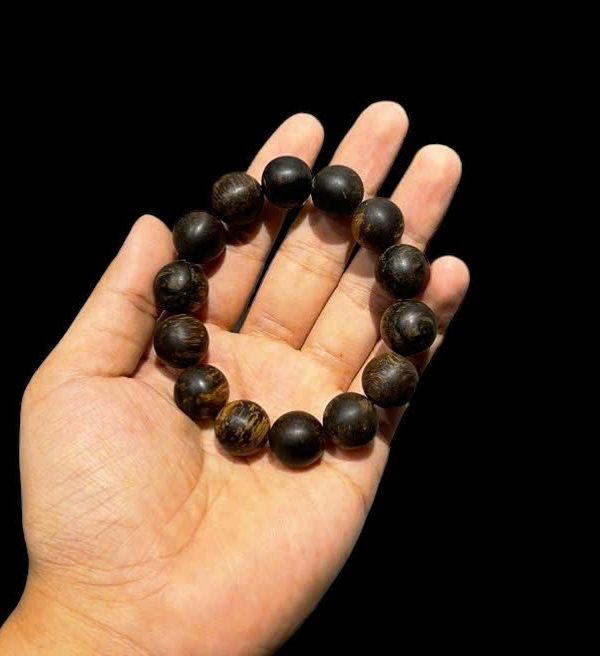 Vòng tay trầm hương banh đen chìm cao cấp 16ly - THNT.043