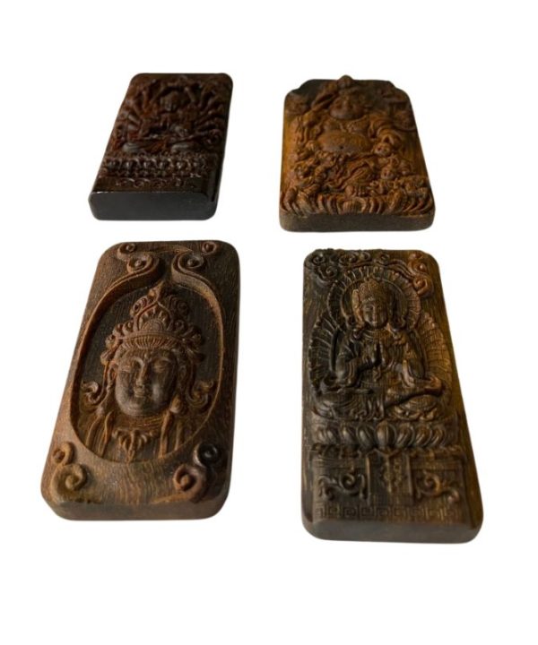 Mặt Phật trầm hương chìm