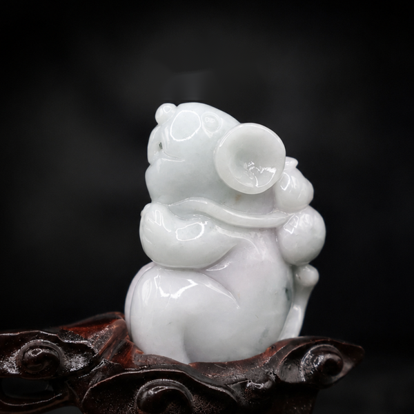 Tượng Chuột ngậm túi tiền ngọc phỉ thúy